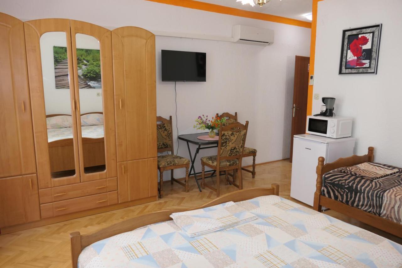 Apartments And Rooms Juki Senj (Lika-Senj) Exterior foto